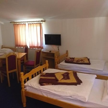 Sumarska Kuca Ognjiste Hotel Jahorina Exterior foto
