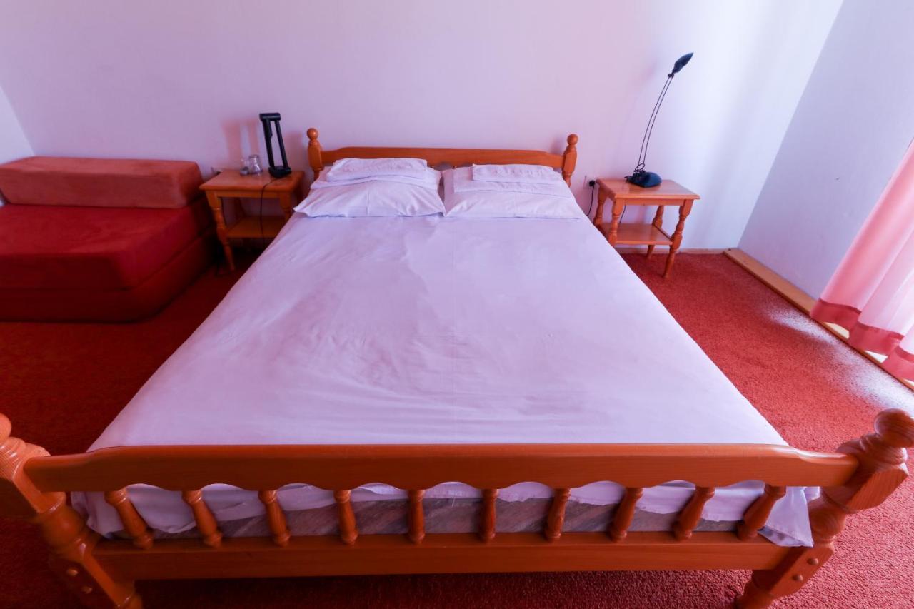 Sumarska Kuca Ognjiste Hotel Jahorina Exterior foto